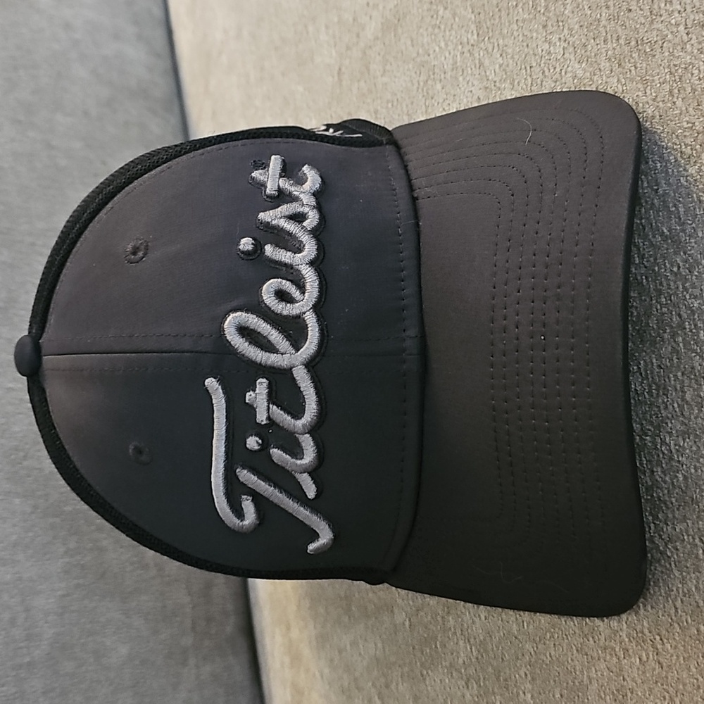 TITLEIST Pro V1 FJ Golf Baseball Hat